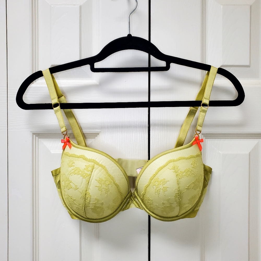 Victoria's Secret Very Sexy Padded Demi Bra Size 34E